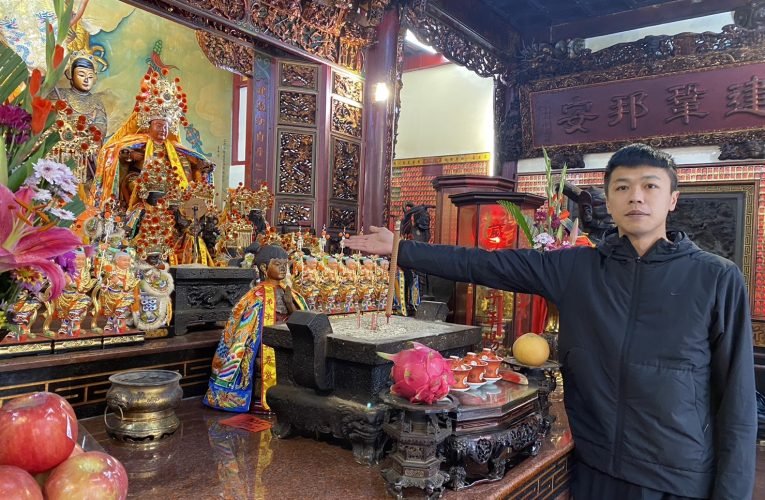 下林仔「建安宮」神尊將配戴百兩黃金參加米街送天師祭典